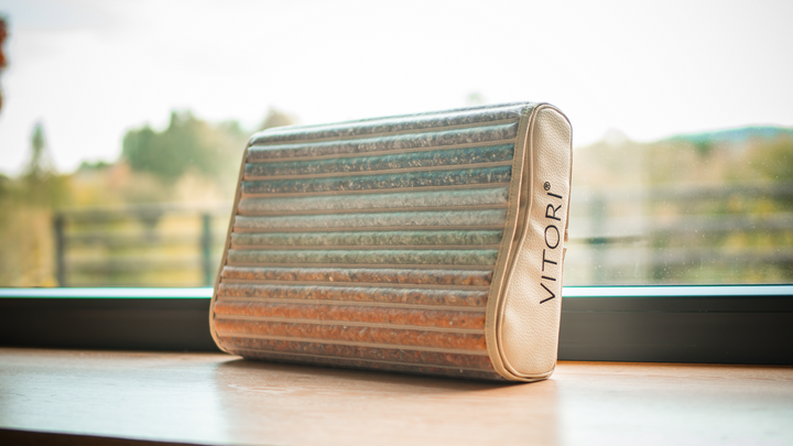 Ansicht: Kristall-Kissen auf Fensterbank